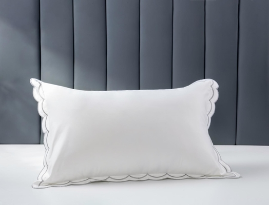 OEM Casas de almofada bordadas de algodão branco OEKO-TEX Casas de almofada de tamanho King